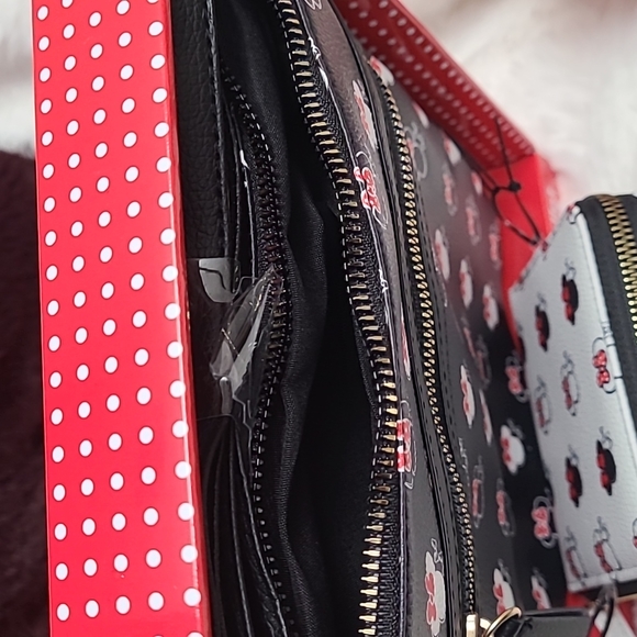 Disney Minnie Mouse Crossbody and Wallet Gift Set New In Box - Picture 12 of 12